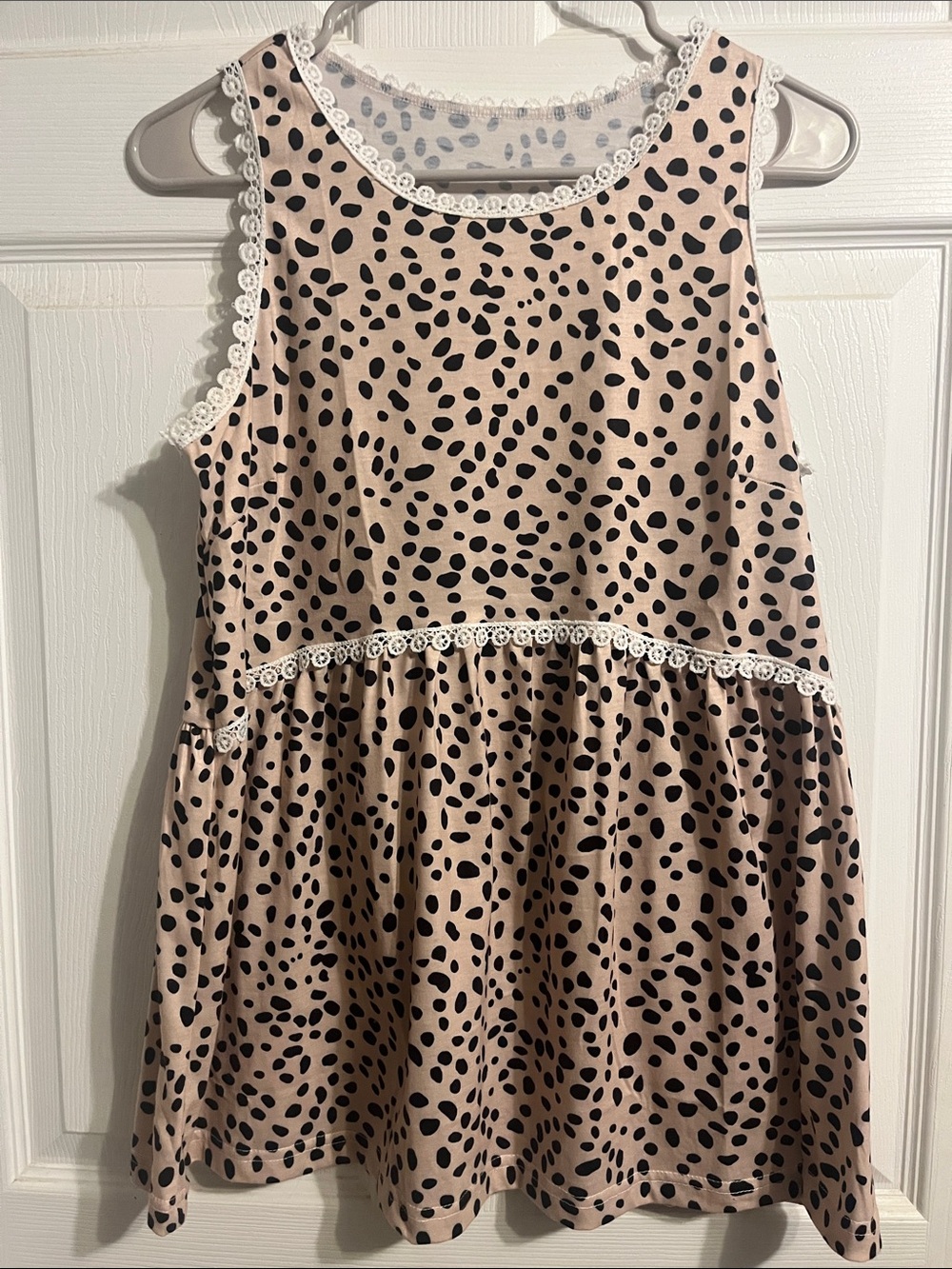 Boutique Sleeveless Tan Dalmatian Print Tunic with Lace Trim